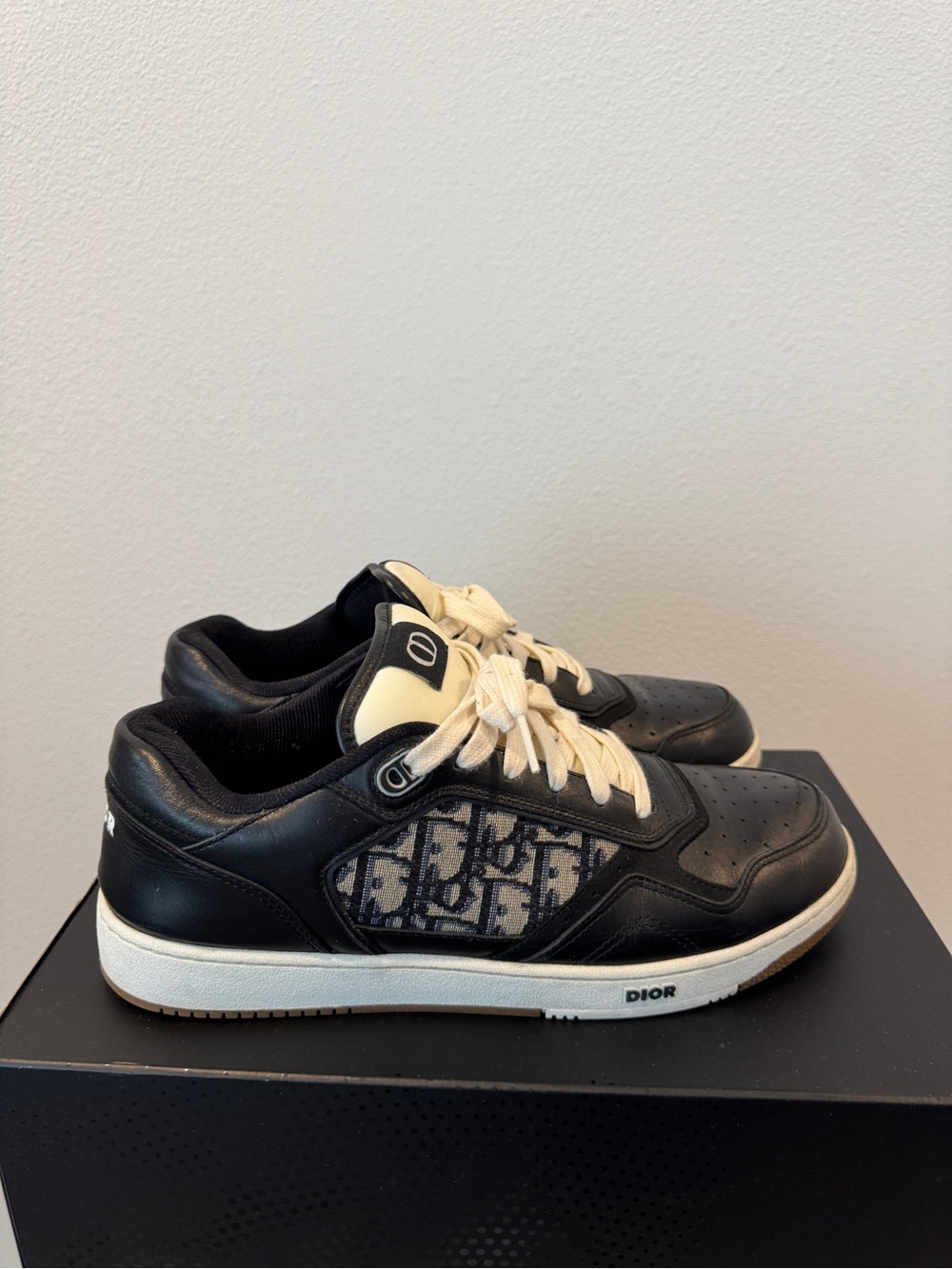 Dior Black and Cream Men's Low-Top Sneakers - Picture 7 of 16